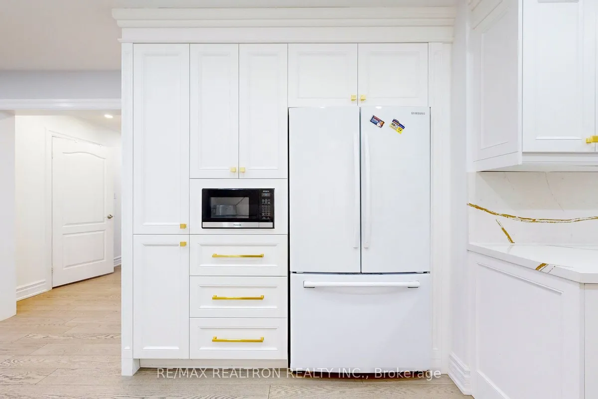 160 Carlyle Crescent, ON L4G 6P8