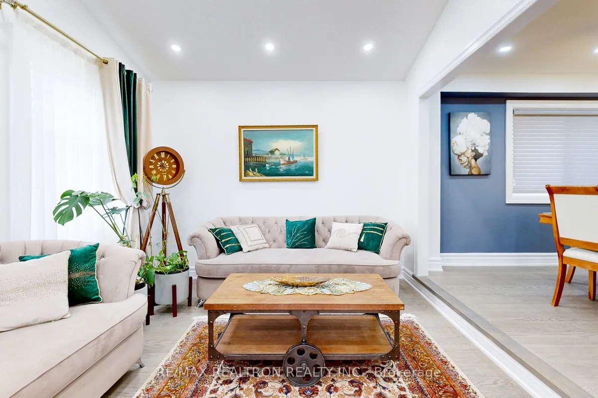 160 Carlyle Crescent, ON L4G 6P8