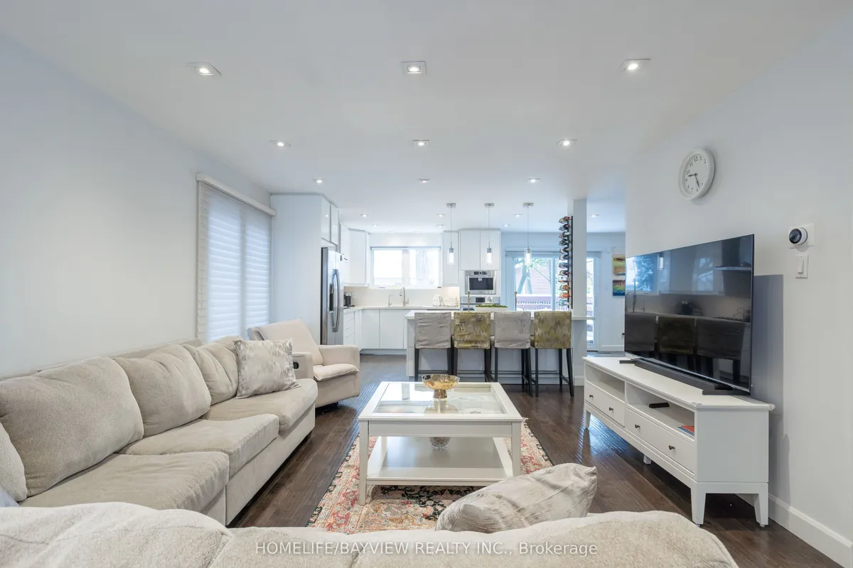 23 Holm Crescent, ON L3T 5M4