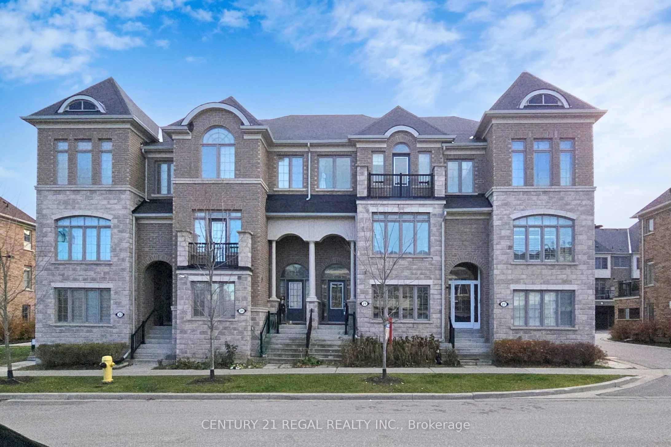 29 Rougeview Park Crescent, ON L6E 0S7