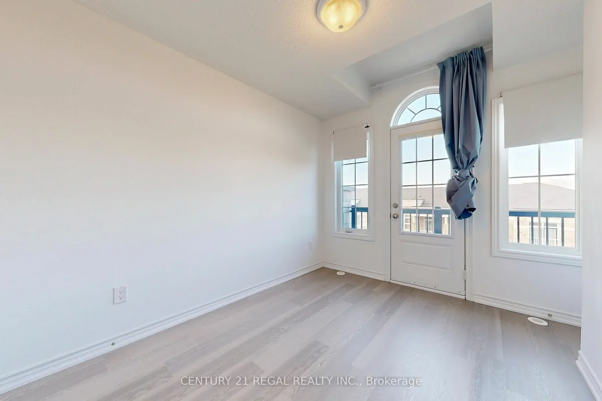 29 Rougeview Park Crescent, ON L6E 0S7