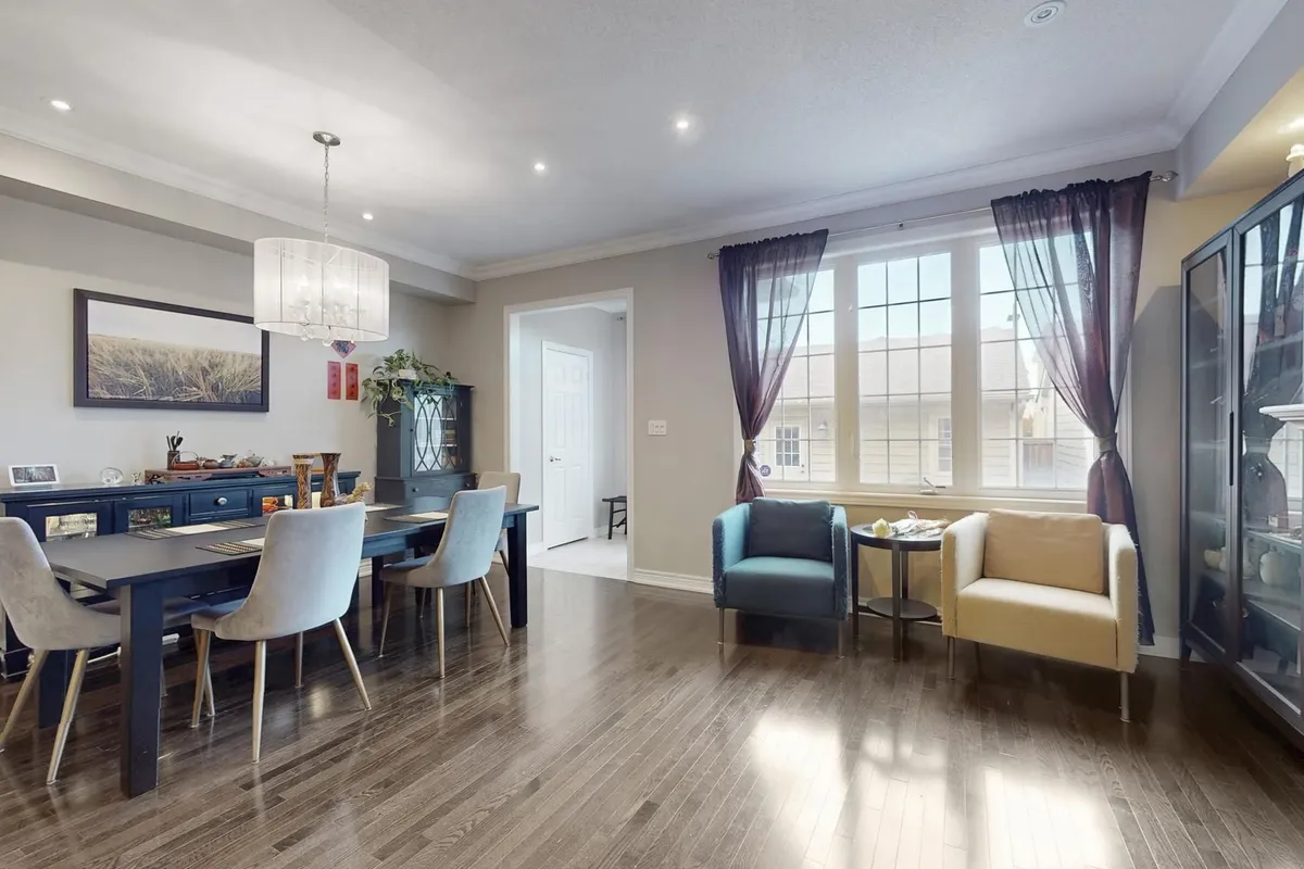 118 Betty Roman Boulevard, ON L6C 0C8