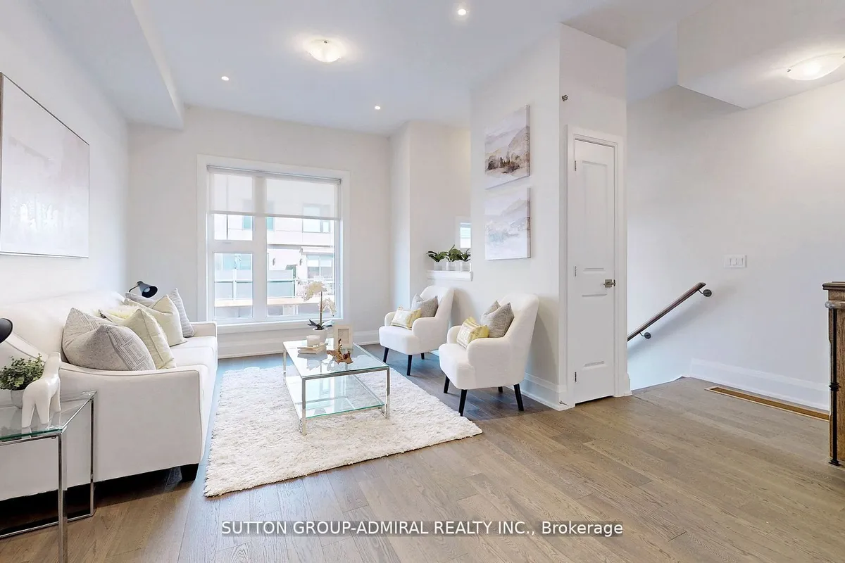 247 Smallwood Circle, ON L4J 0K8