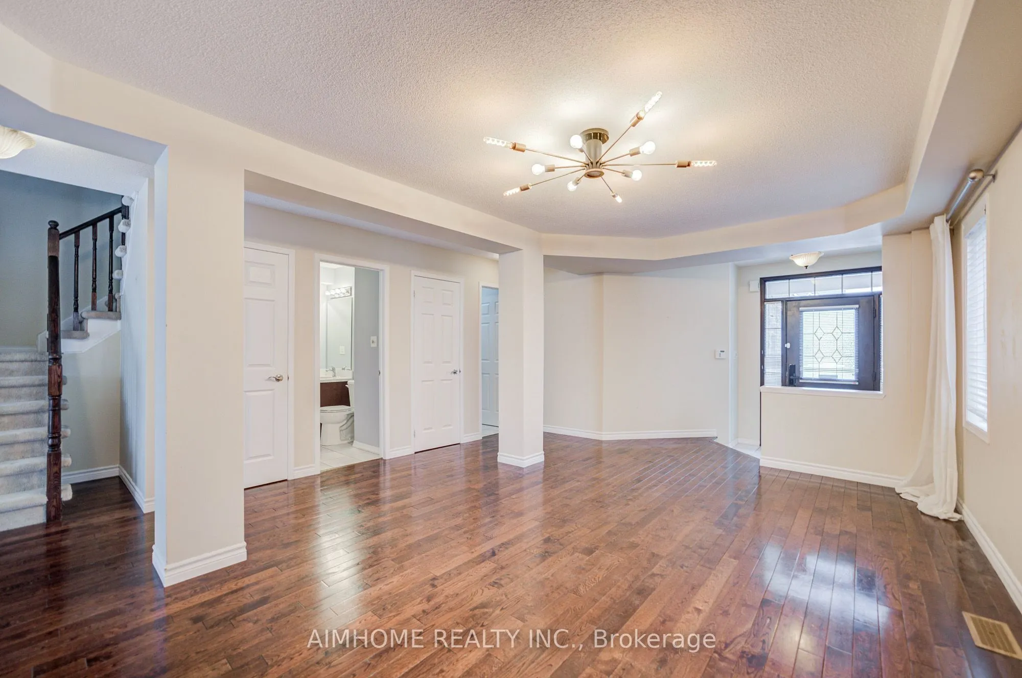 562 Mcbean Avenue, ON L3X 2N5