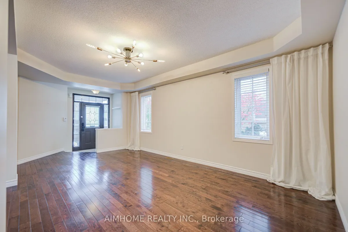 562 Mcbean Avenue, ON L3X 2N5