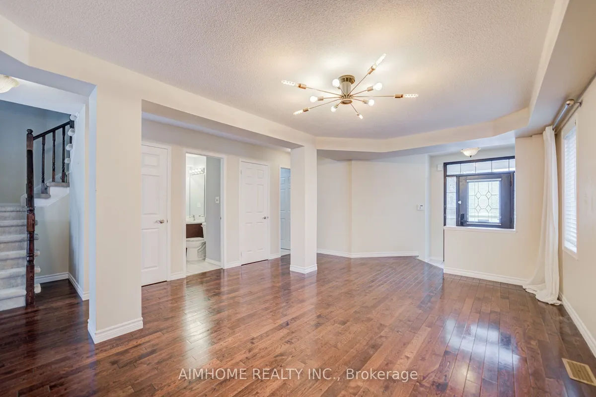 562 Mcbean Avenue, ON L3X 2N5