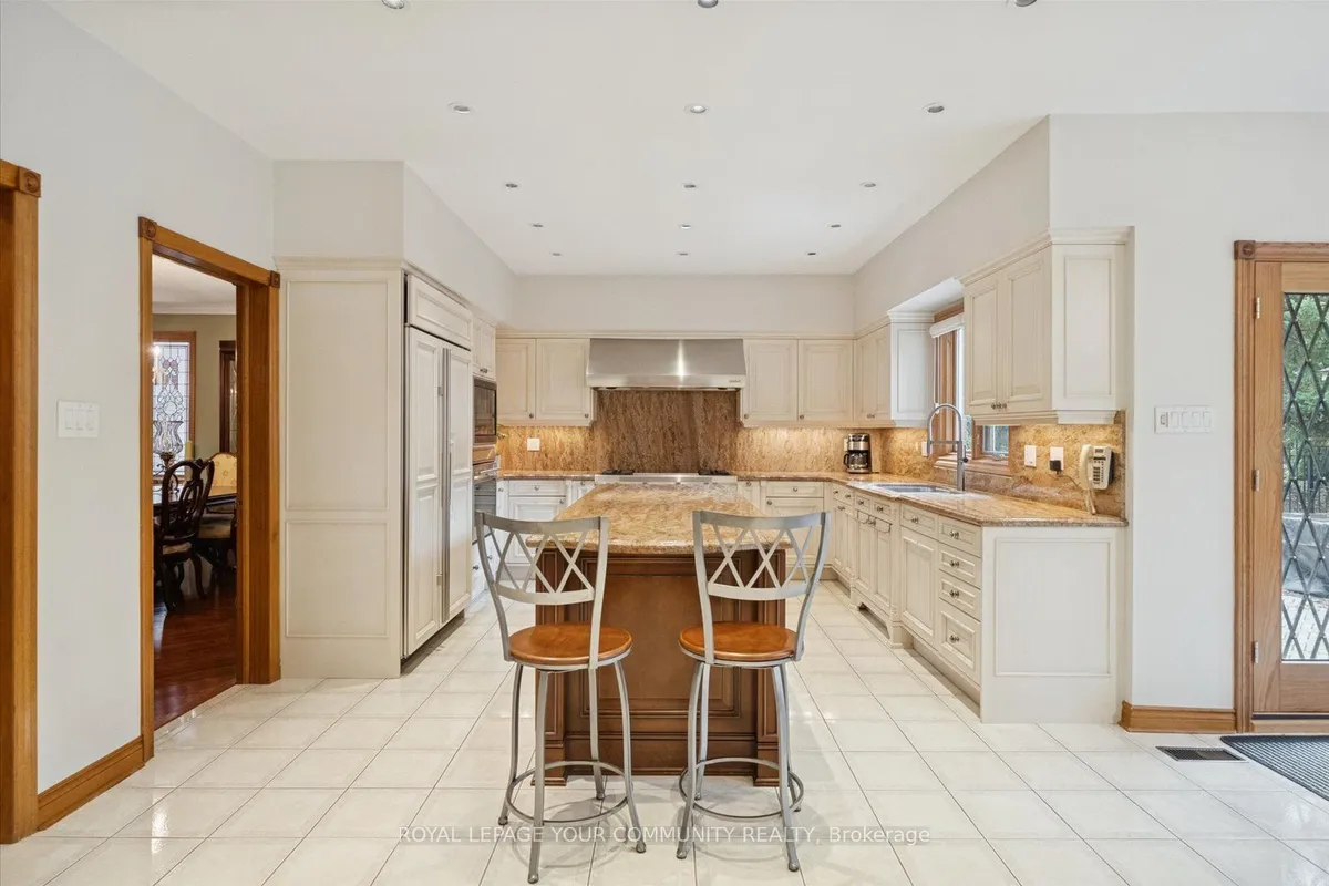 8 Old Park Lane, ON L4B 2L8