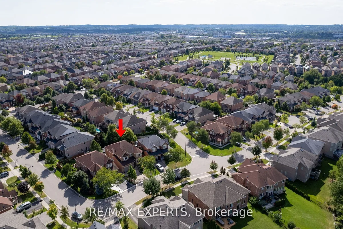 170 Ivy Jay Crescent, ON L4G 0E9