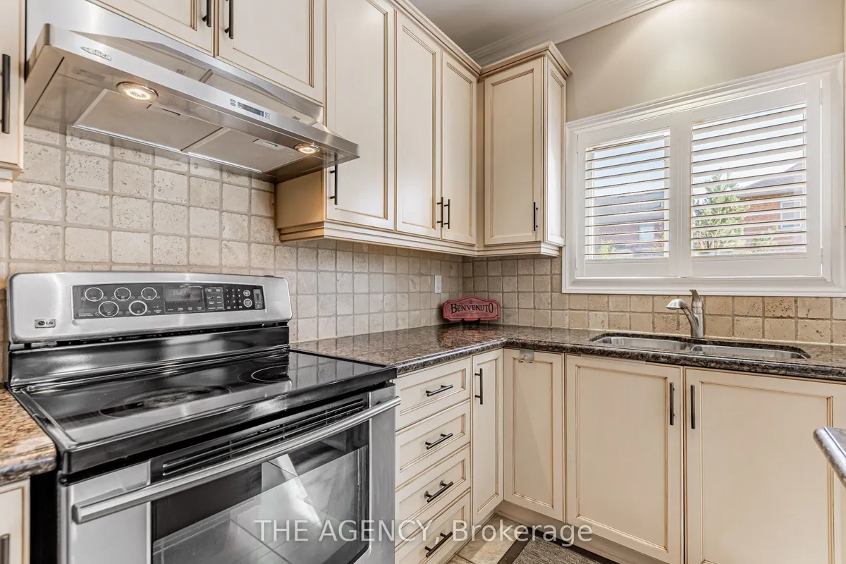 33 Ascalon Drive, ON L6A 0M5