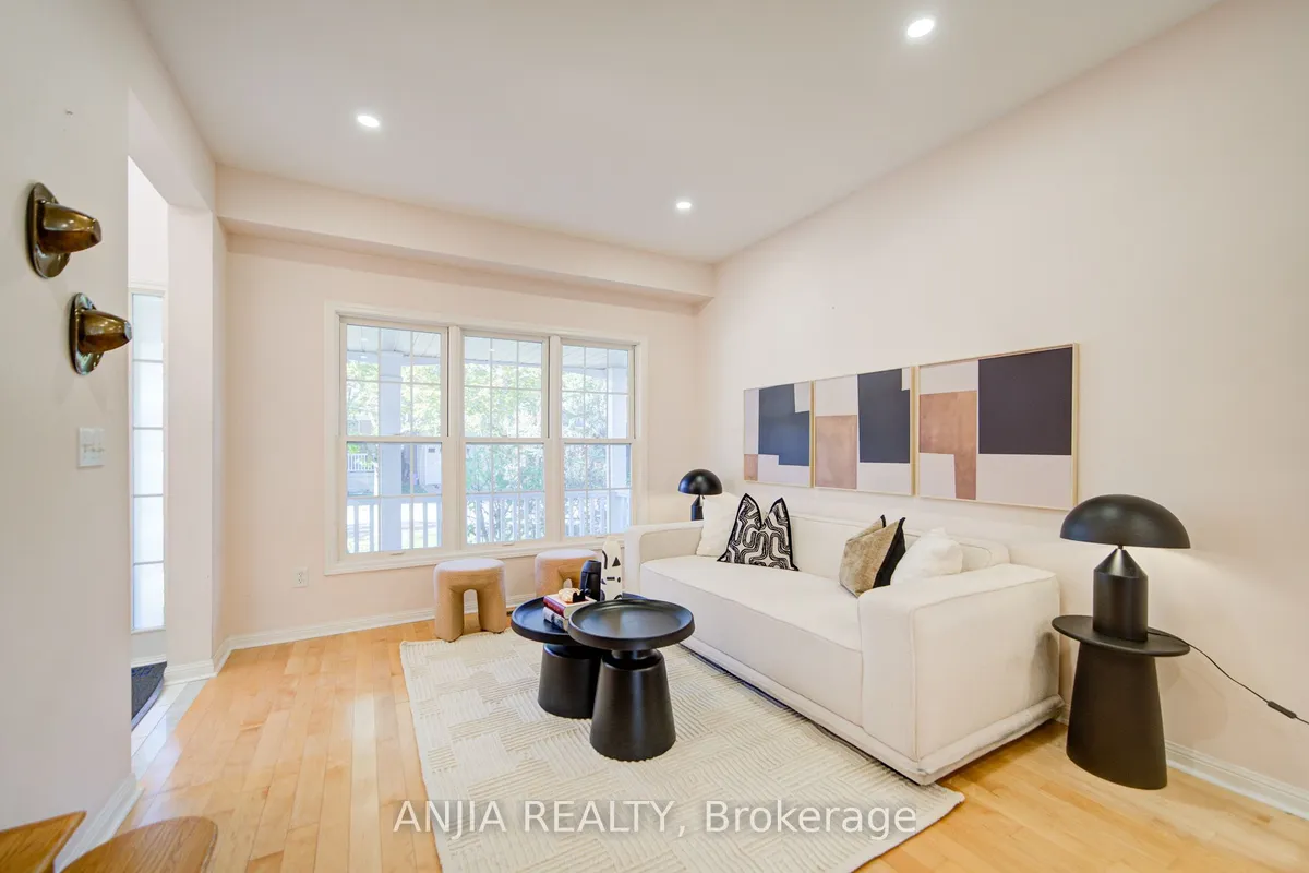 131 Winston Castle Drive, ON L6C 2G7