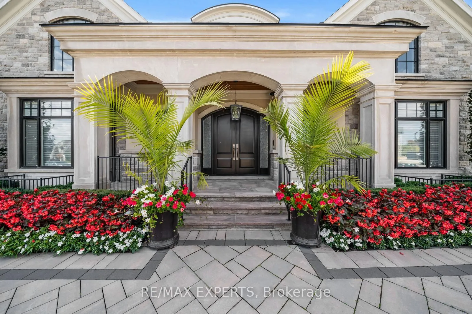 205 Northern Pines Boulevard, ON L4H 4E5