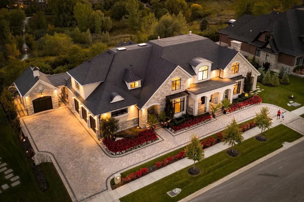 205 Northern Pines Boulevard, ON L4H 4E5