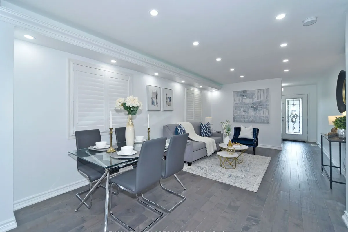 17 Richardson Crescent, ON L3Z 0L6