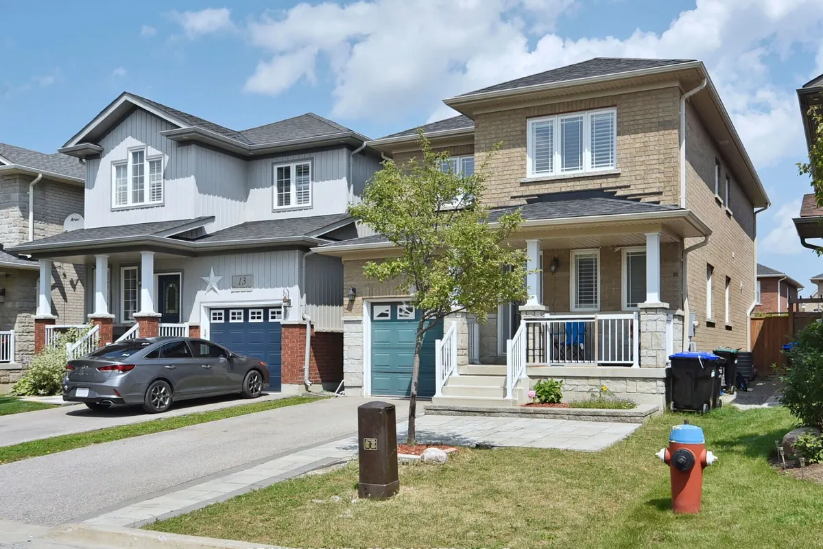 17 Richardson Crescent, ON L3Z 0L6