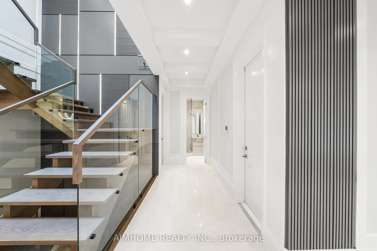 21 Summerfeldt Crescent, ON L3R 2B1