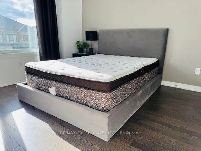 22 Boiton Street, ON L4S 0J4