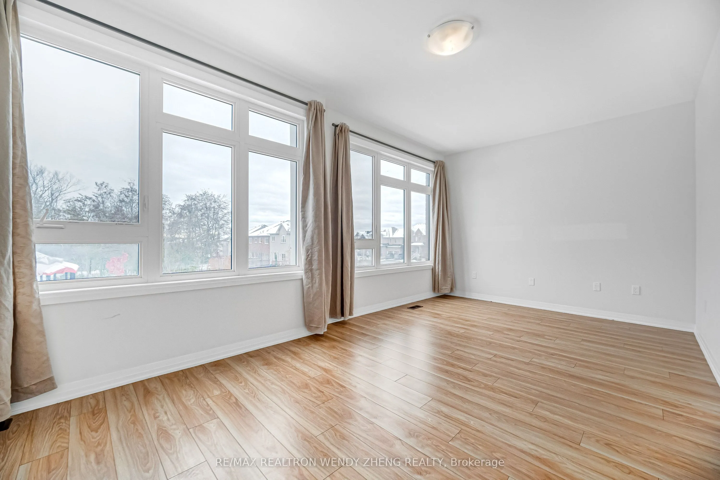 Condo Townhouse kitchen at 13 Beer Lane Markham