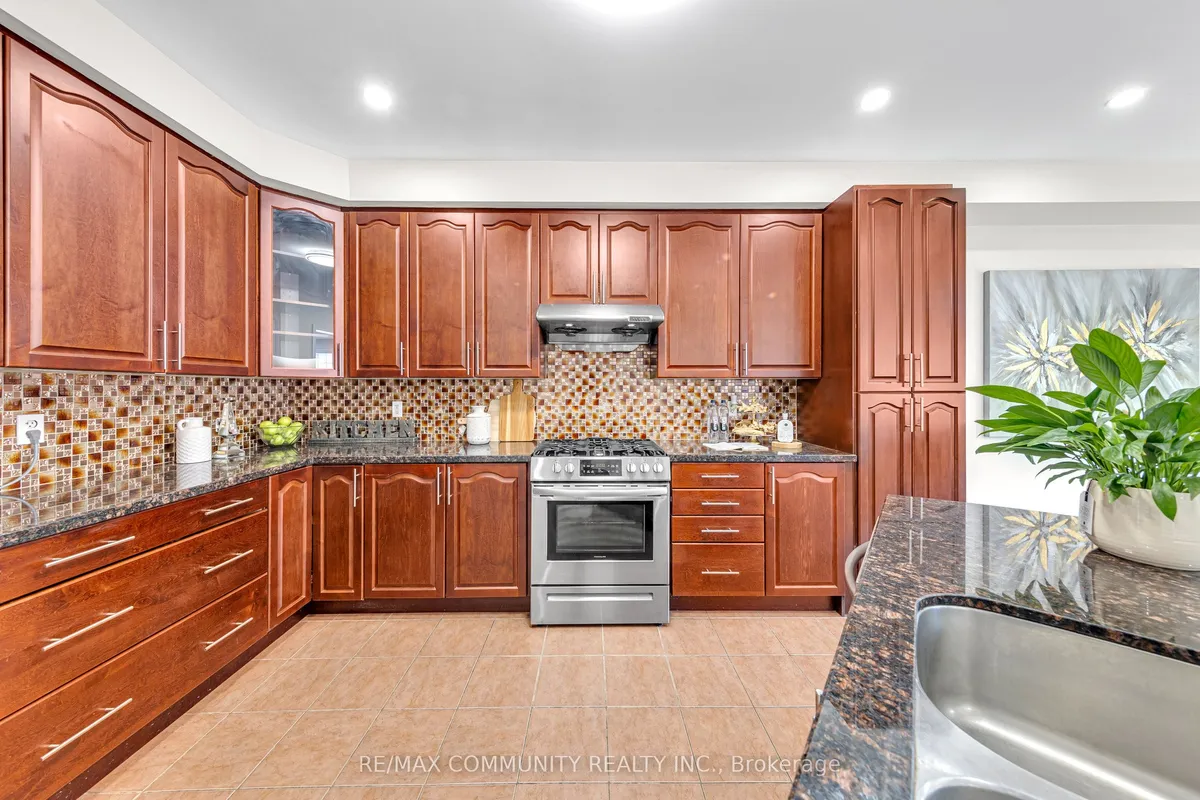 17 Rouge Bank Drive, ON L6B 1A8