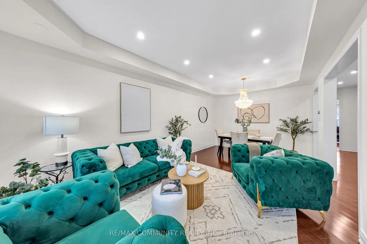 17 Rouge Bank Drive, ON L6B 1A8