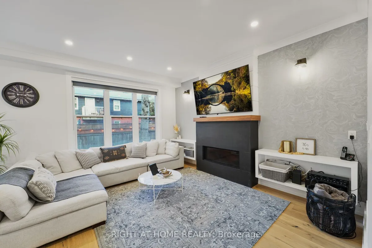 17 George Street, ON L3P 2R8