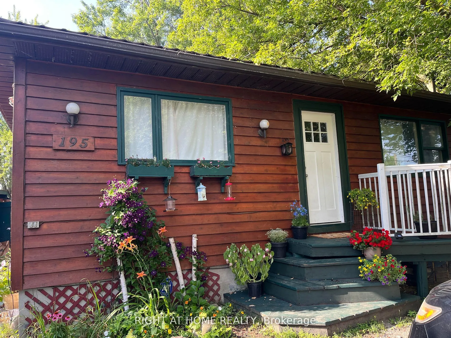 195 Lakeland Crescent, ON L4E 3A4