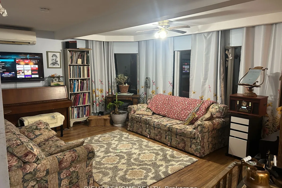 195 Lakeland Crescent, ON L4E 3A4