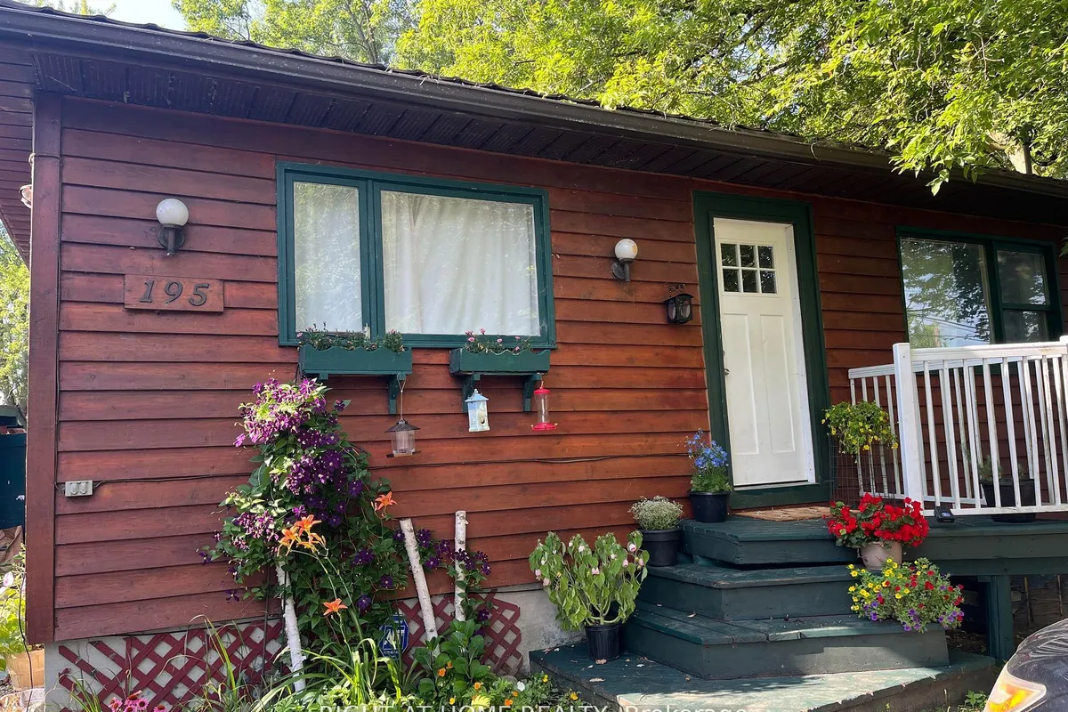 195 Lakeland Crescent, ON L4E 3A4