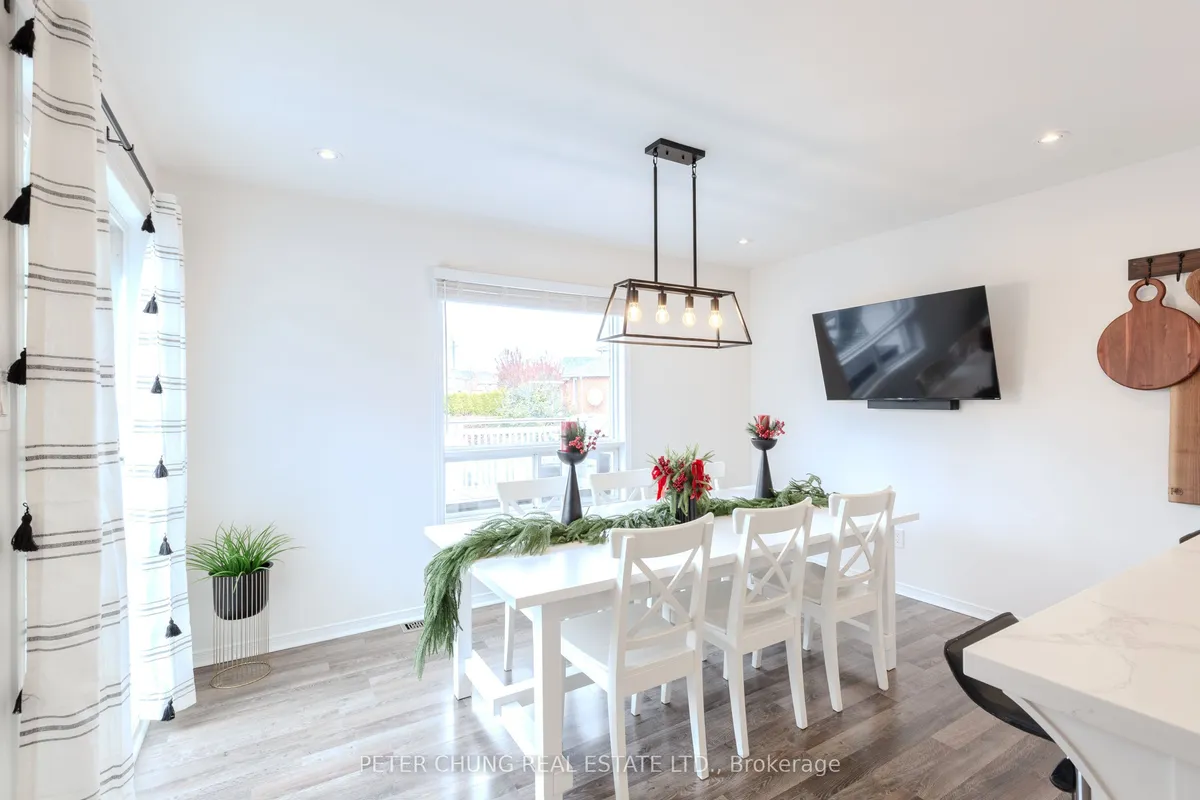 7 Veseli Court, ON L3Z 3C3