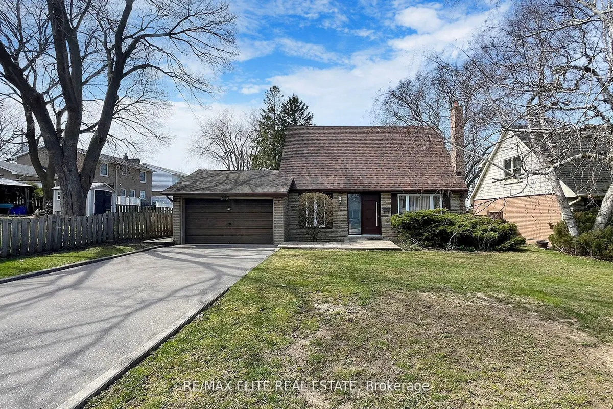 50 Henderson Avenue, ON L3T 2K7