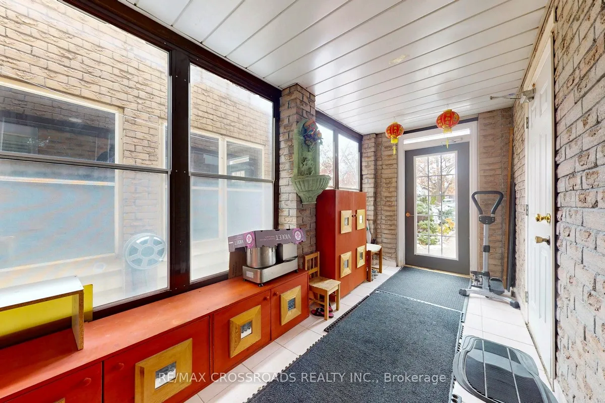 25 Rowe Court, ON L3S 2J6