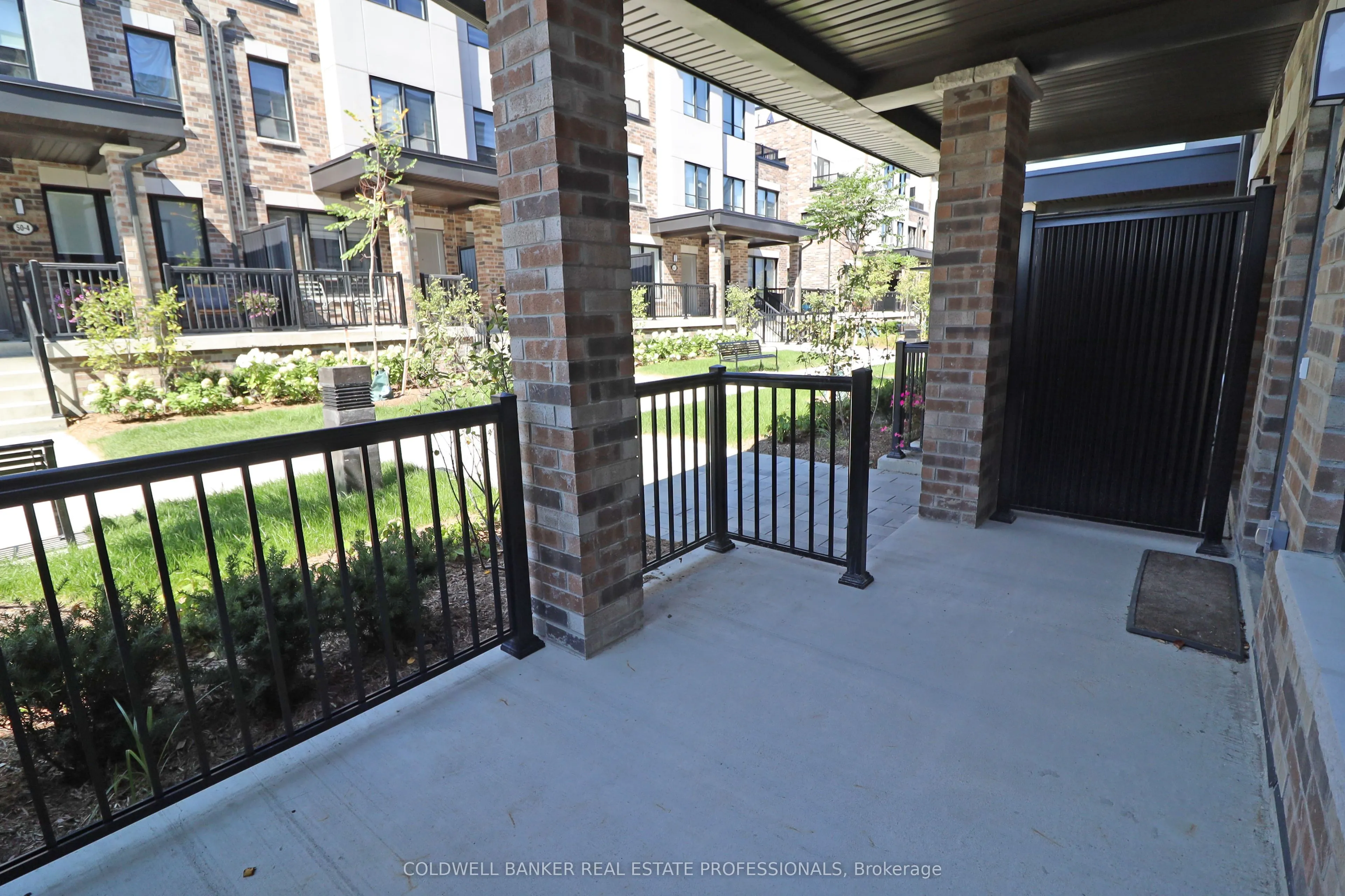 Condo Townhouse living room at 60 bayens Way Bradford West Gwillimbury