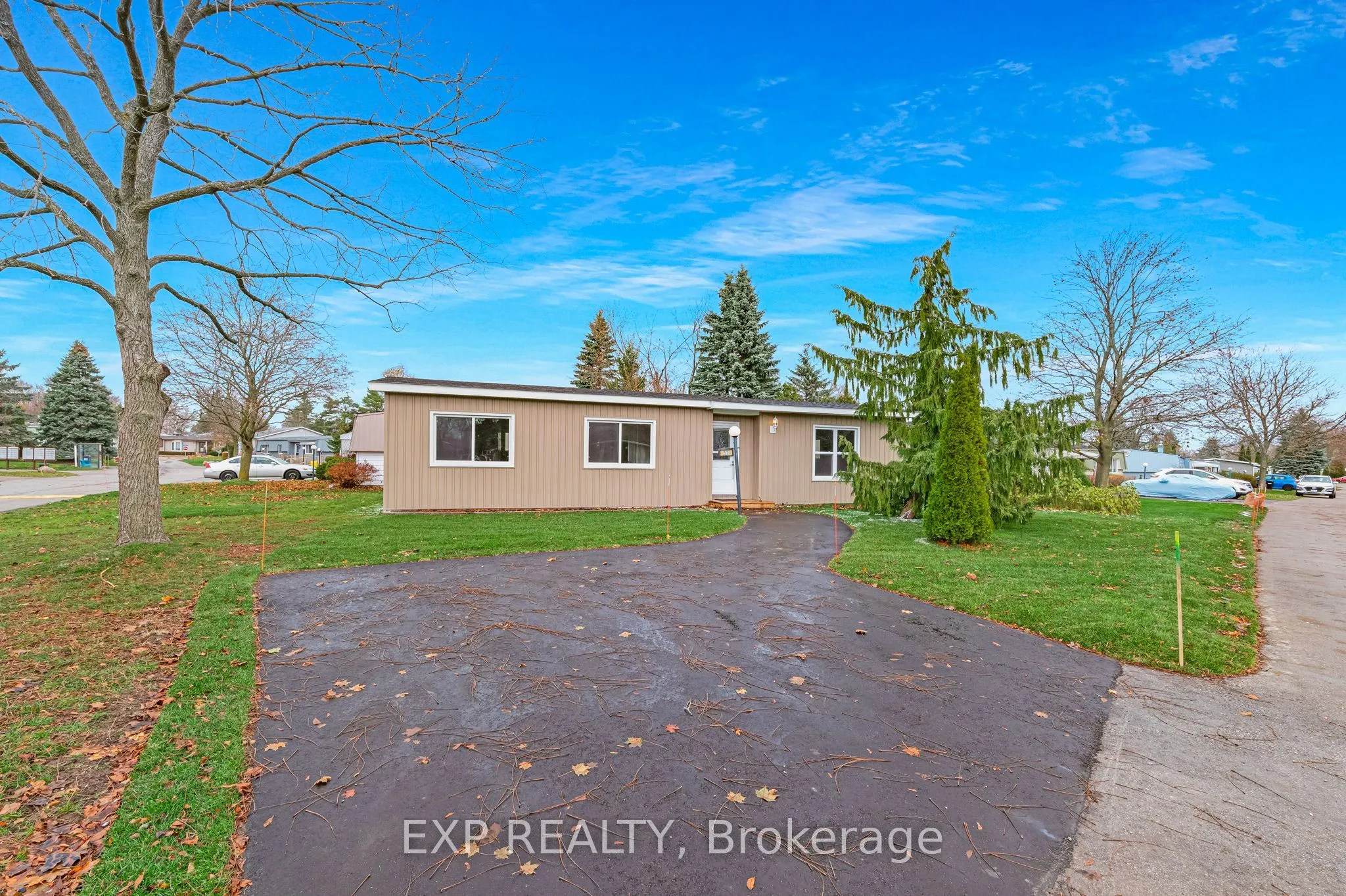 Detached 2 bedroom 2 bathroom at 52 Corner Brook Trail in Innisfil - MLS# N12559048