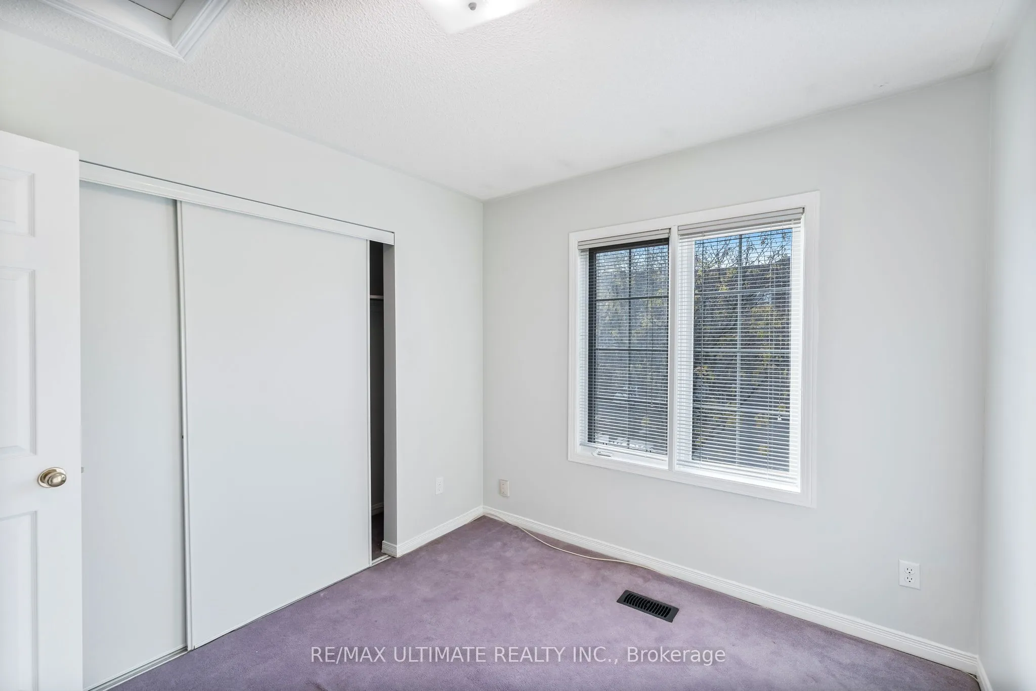 Att/Row/Townhouse interior view at 36 Bowler Street Aurora