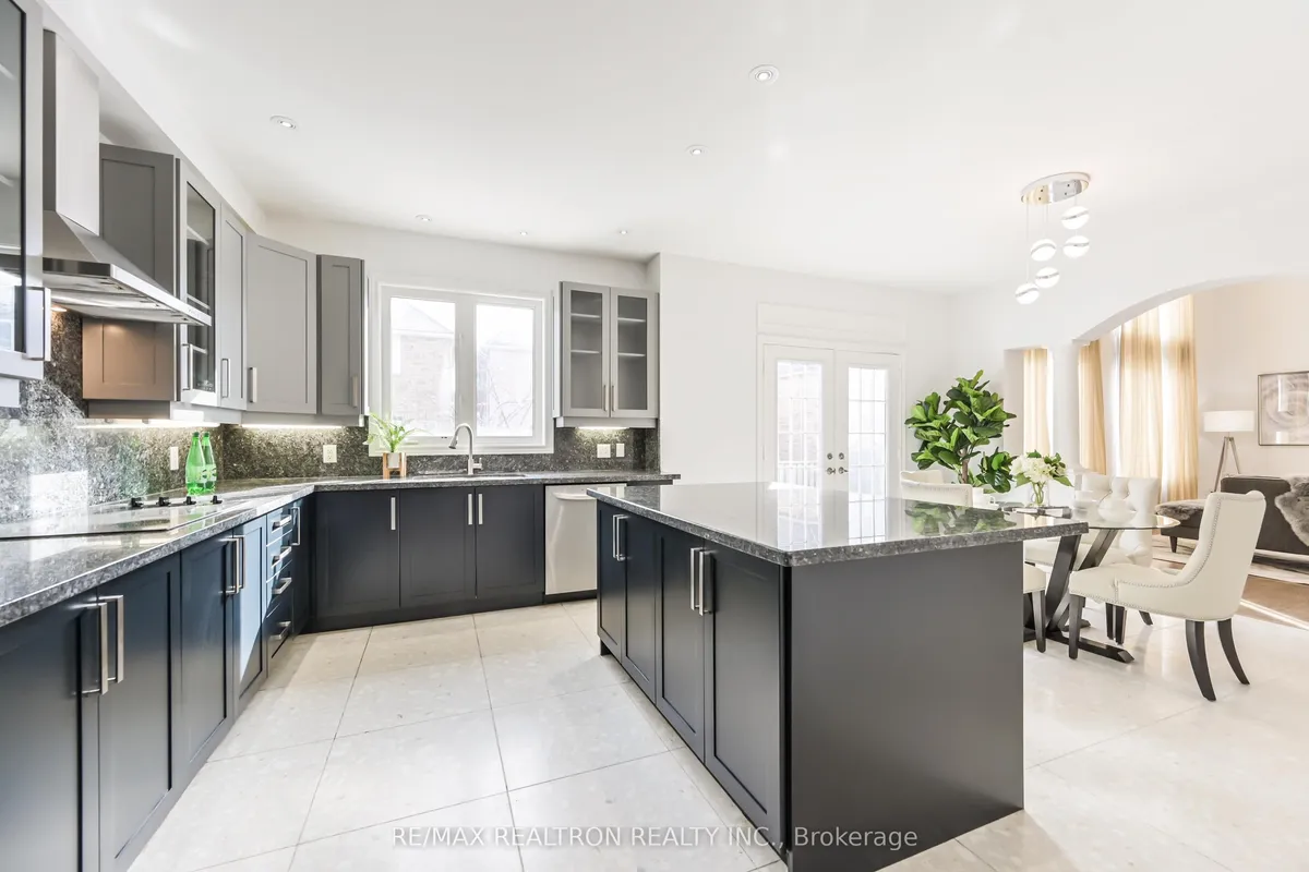 10 Golden Meadow Drive, ON L6E 1V8