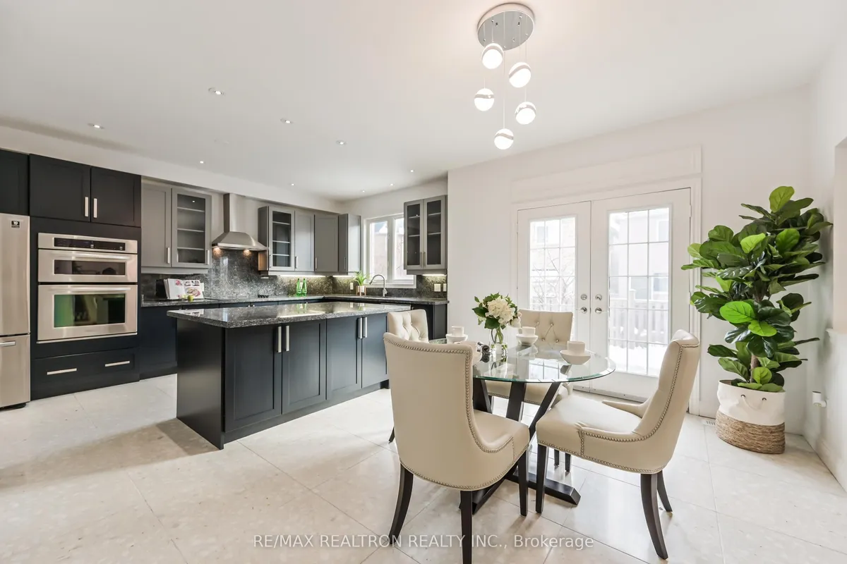 10 Golden Meadow Drive, ON L6E 1V8