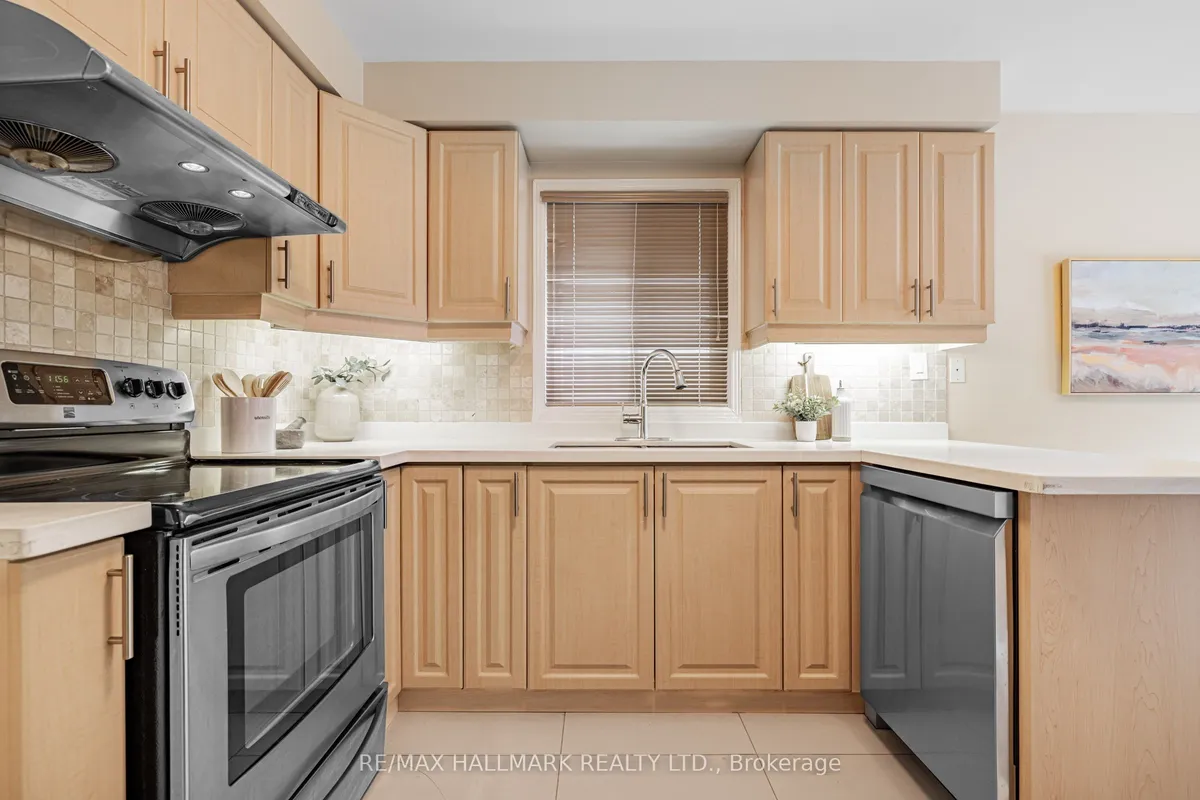 29 Canterbury Court, ON L4C 8E4