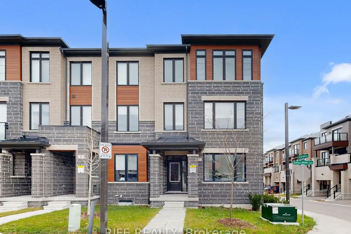 7 Arthur White Lane, ON L6E 0W2