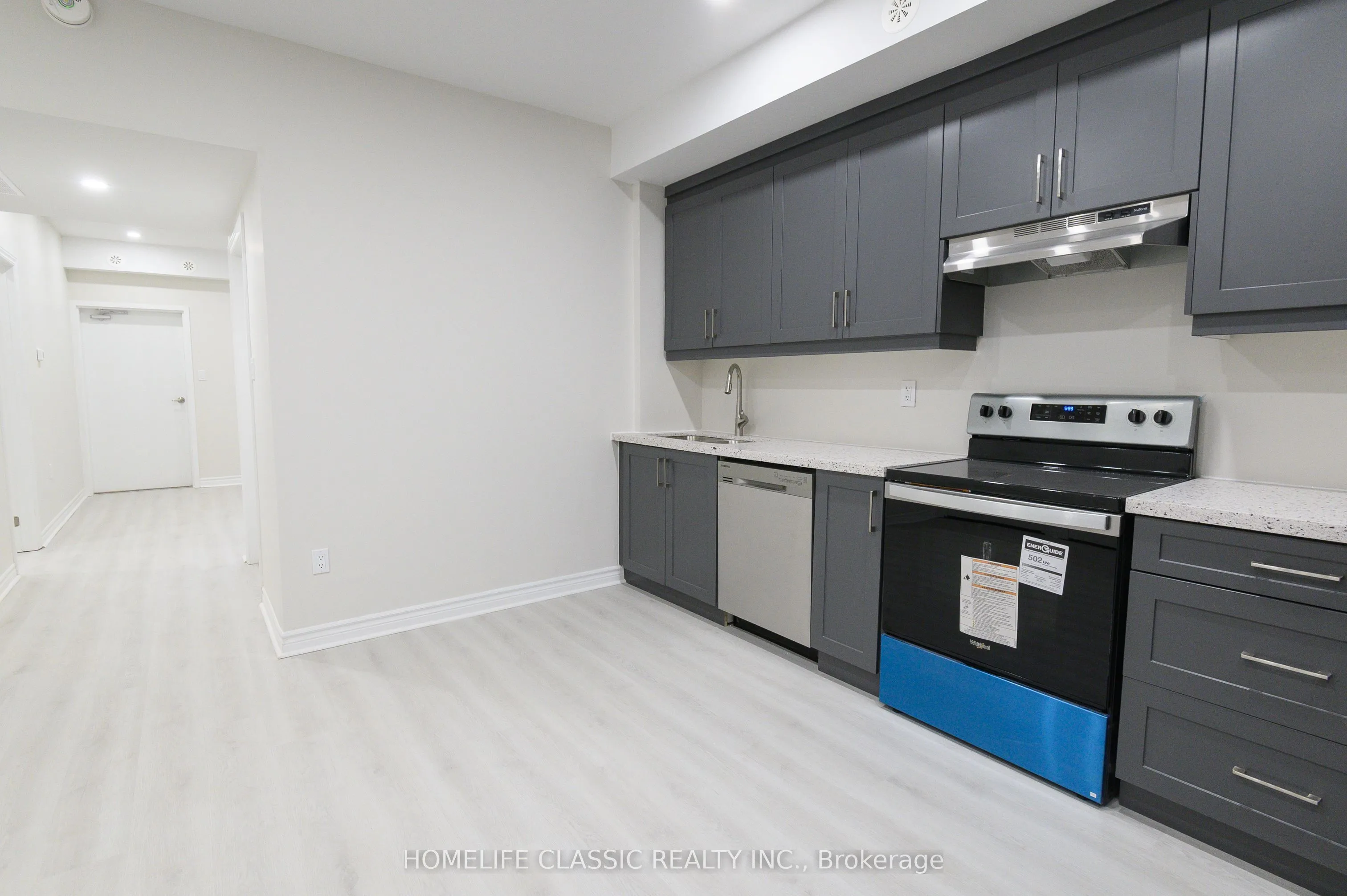 Att/Row/Townhouse interior view at 2915 Bur Oak Avenue Markham