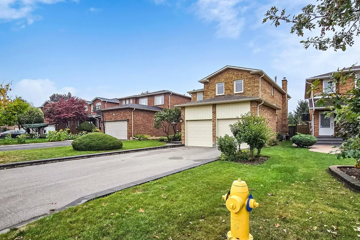 61 Sherbourne Drive, ON L6A 1H1