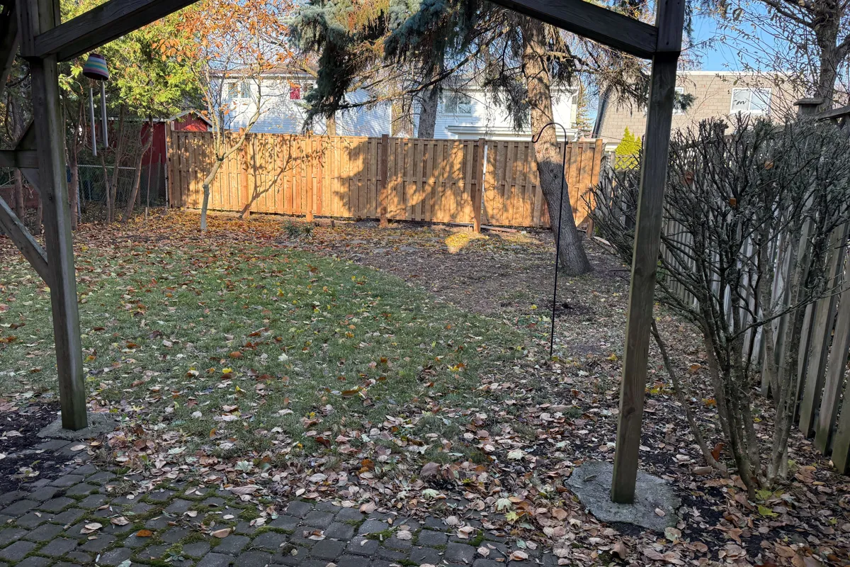 62 Dersingham Crescent, ON L3T 4E8