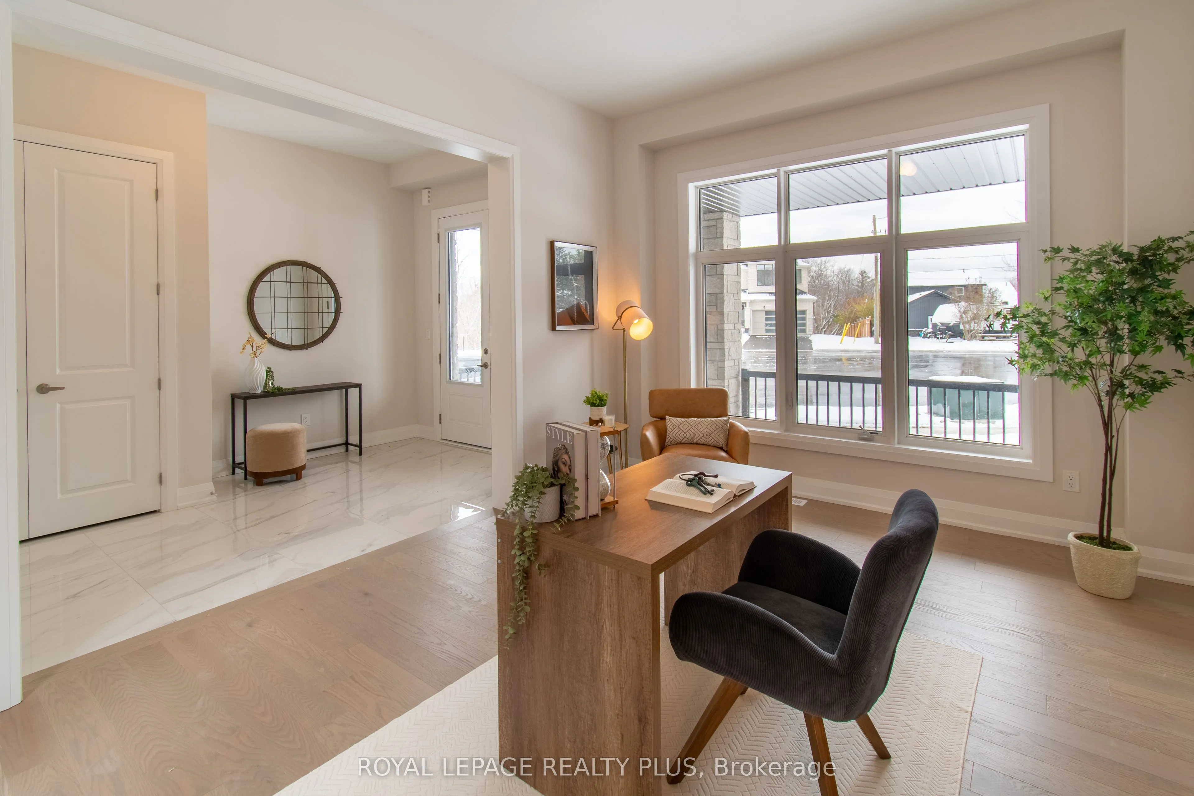 Detached living room at 980 Church Drive Innisfil