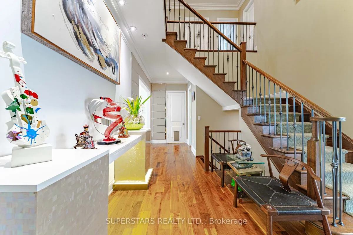 19 Royal County Down Crescent, ON L6C 0K1