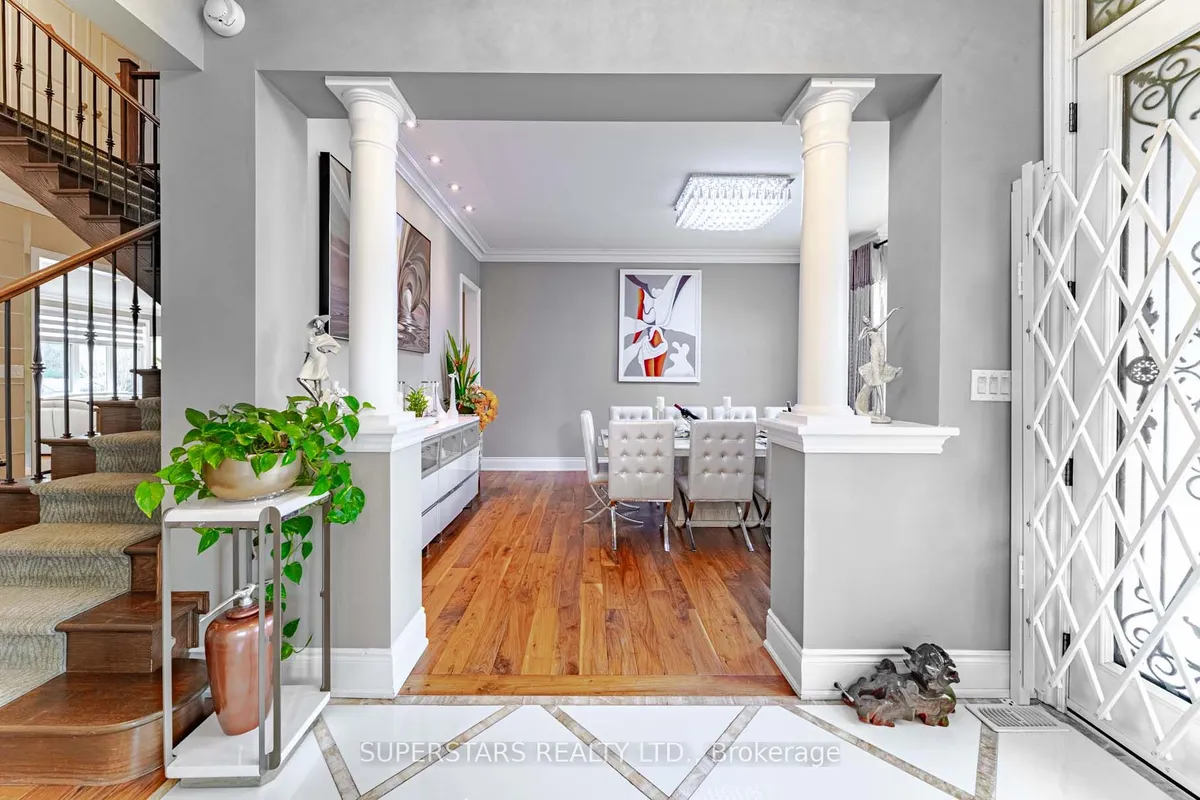 19 Royal County Down Crescent, ON L6C 0K1