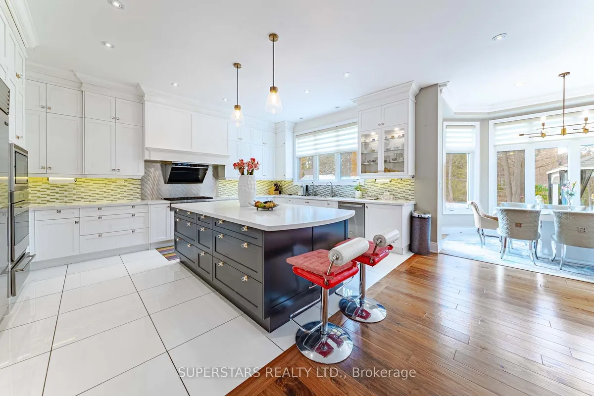 19 Royal County Down Crescent, ON L6C 0K1