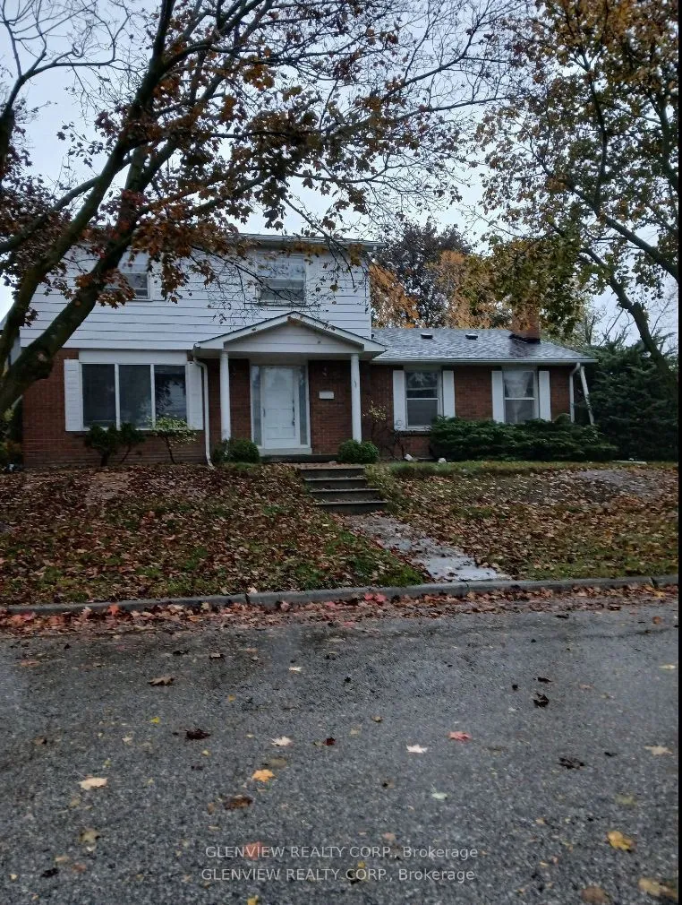 120 Romfield Circuit, ON L3T 3H8