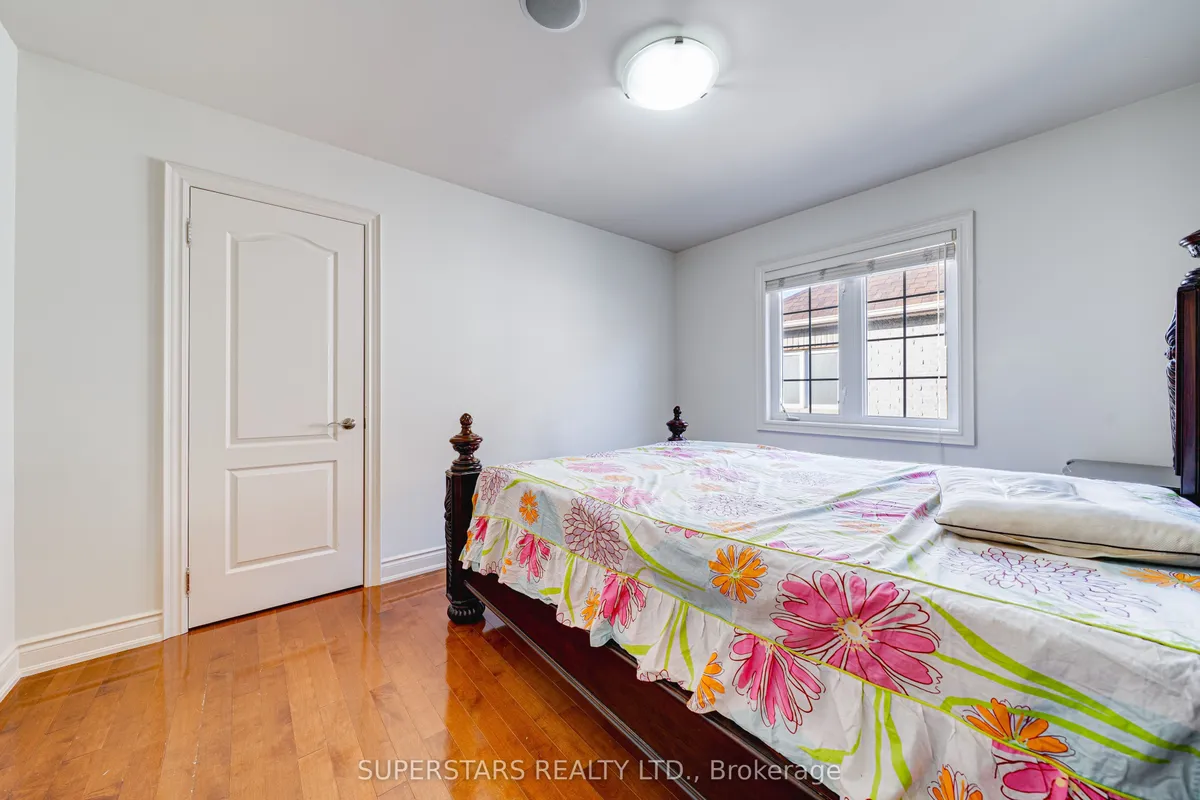 2 Chimenti Court, ON L3R 9P9