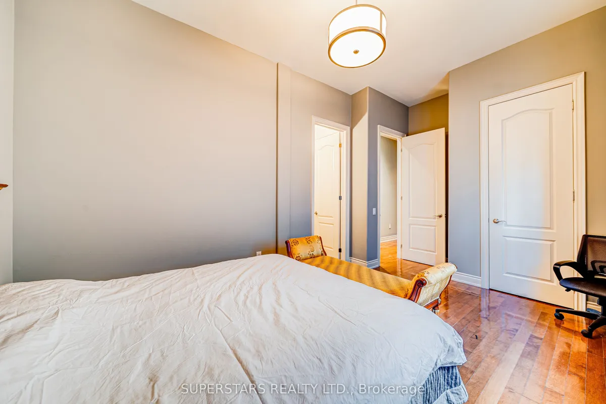 2 Chimenti Court, ON L3R 9P9