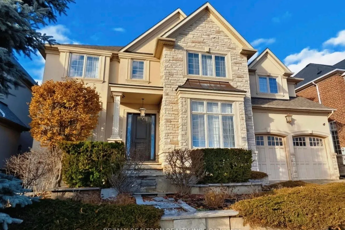 136 Angus Glen Boulevard, ON L6C 3B8