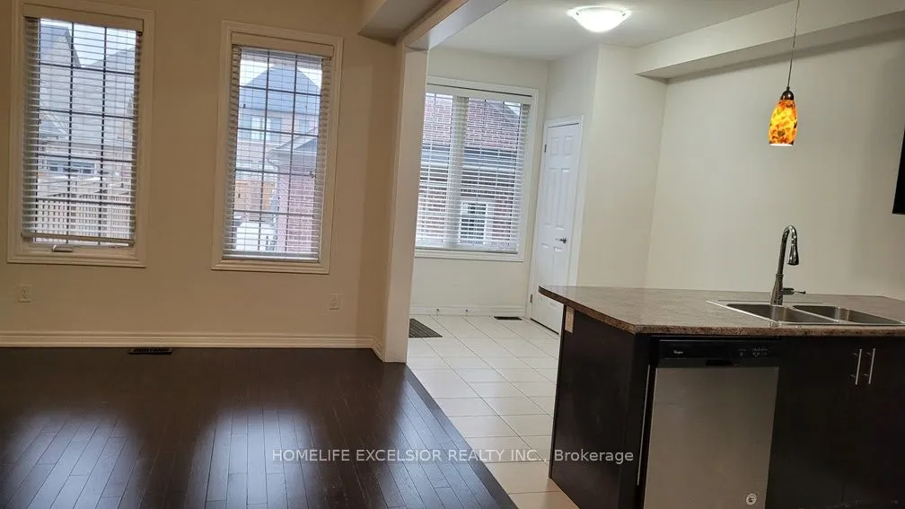 Att/Row/Townhouse kitchen at 192 Northvale Road Markham