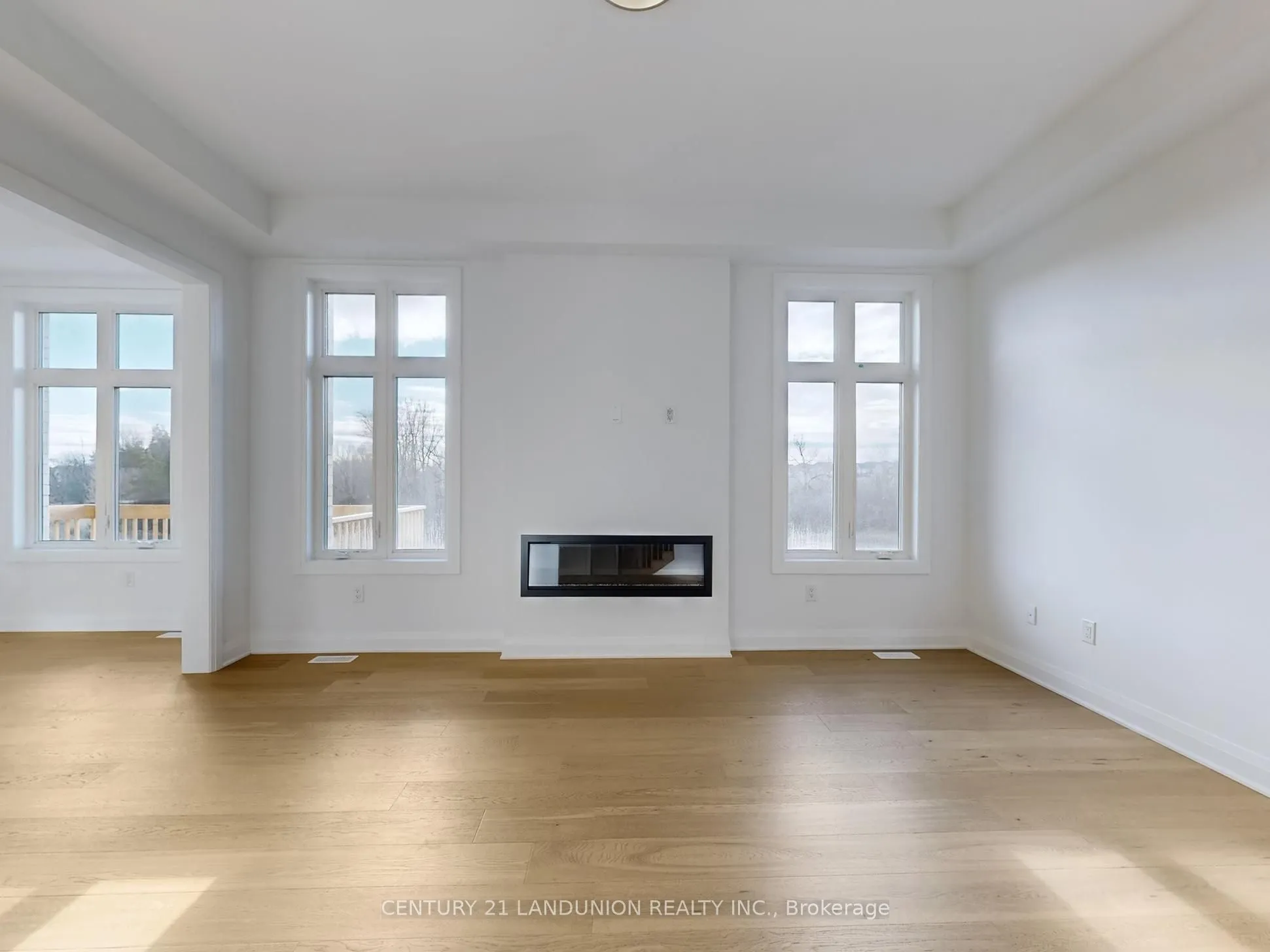 Detached kitchen at 19 Spring Oak Crescent Markham